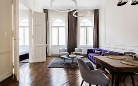 Opera Apartment With Free Parking, 2Br2Ba, Ac